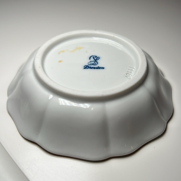 Vintage Dresden handpainted fine porcelain gold accent ring dish trinket dish - Picture 4 of 4